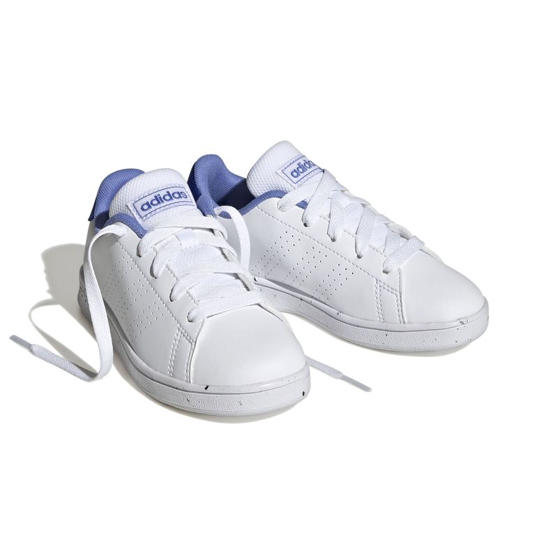 Tenis-adidas-para-niño-Advantage-K-para-moda-color-blanco.-Par-Alineados