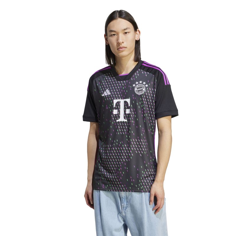 Camiseta-Manga-Corta-adidas-para-hombre-Fcb-A-Jsy-para-futbol-color-negro.-Frente-Sobre-Modelo