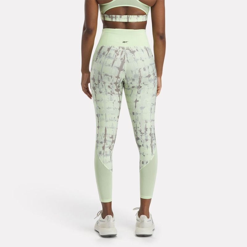 Licra-reebok-para-mujer-Lux-Perform-Legging-para-entrenamiento-color-multicolor.-Reverso-Sobre-Modelo