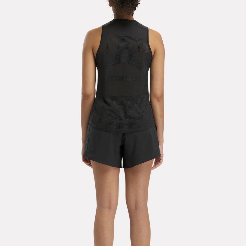 Camiseta-Manga-Sisa-reebok-para-mujer-Running-Speedwick-Tank-para-correr-color-negro.-Reverso-Sobre-Modelo