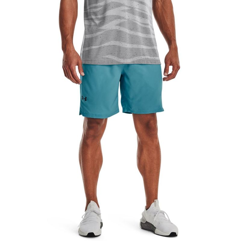 Pantaloneta-under-armour-para-hombre-Ua-Vanish-Woven-8In-Shorts-para-entrenamiento-color-azul.-Frente-Sobre-Modelo