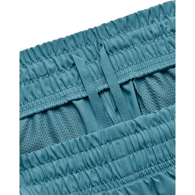 Pantaloneta-under-armour-para-mujer-Flex-Woven-Short-5In-para-entrenamiento-color-azul.-Detalle-Sobre-Modelo-2