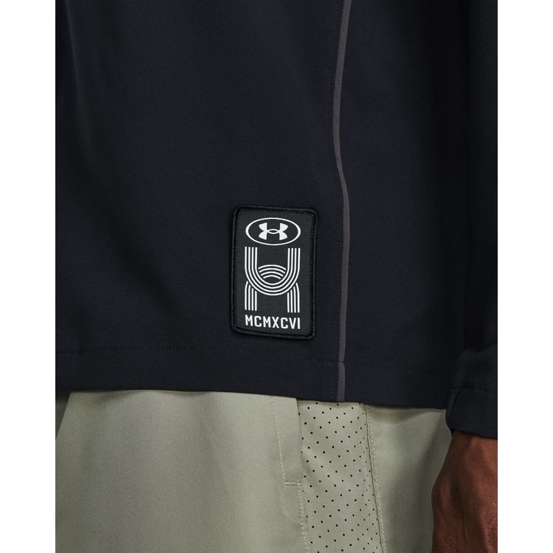 Buzo-under-armour-para-hombre-Ua-Run-Everywhere-Jacket-para-correr-color-negro.-Bolsillo