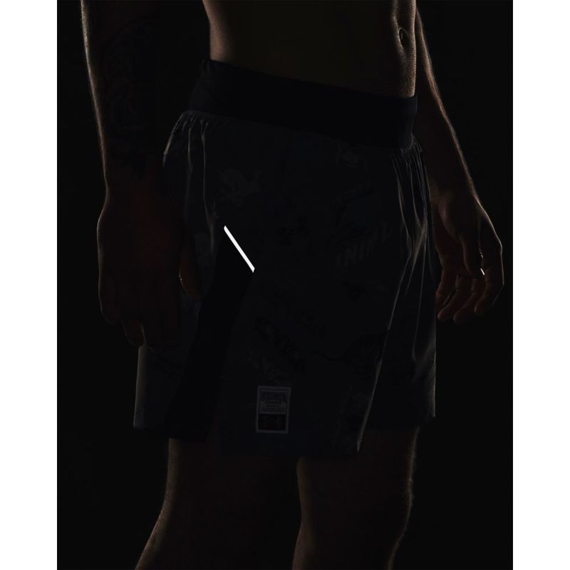Camiseta-Manga-Corta-under-armour-para-hombre-Ua-Run-Like-A-Tee-para-correr-color-blanco.-Reflectores