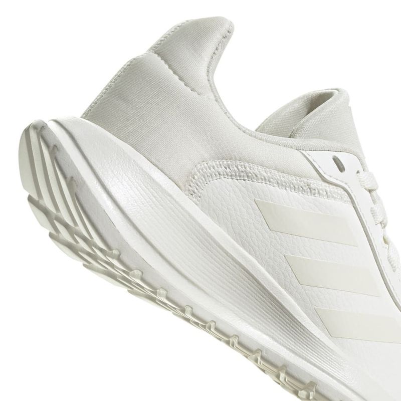 Tenis-adidas-para-niño-Tensaur-Run-2.0-K-para-correr-color-blanco.-Detalle-2