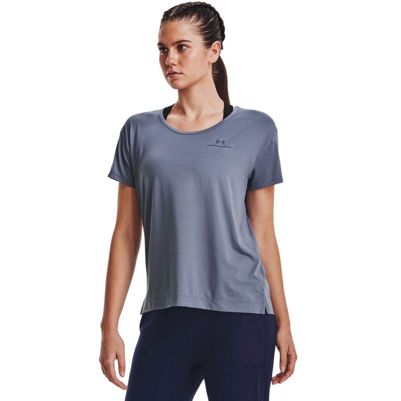 Camiseta-Manga-Corta-under-armour-para-mujer-Ua-Rush-Energy-Core-Ss-para-entrenamiento-color-gris.-Frente-Sobre-Modelo