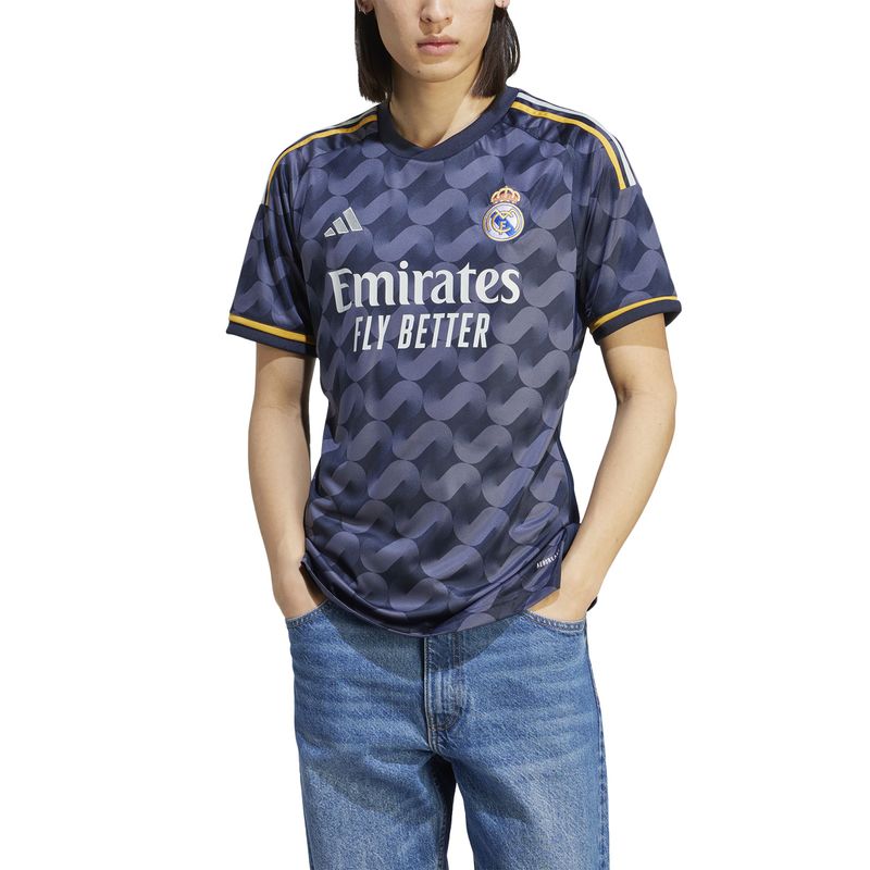 Camiseta-Manga-Corta-adidas-para-hombre-Real-A-Jsy-para-futbol-color-azul.-Zoom-Frontal-Sobre-Modelo
