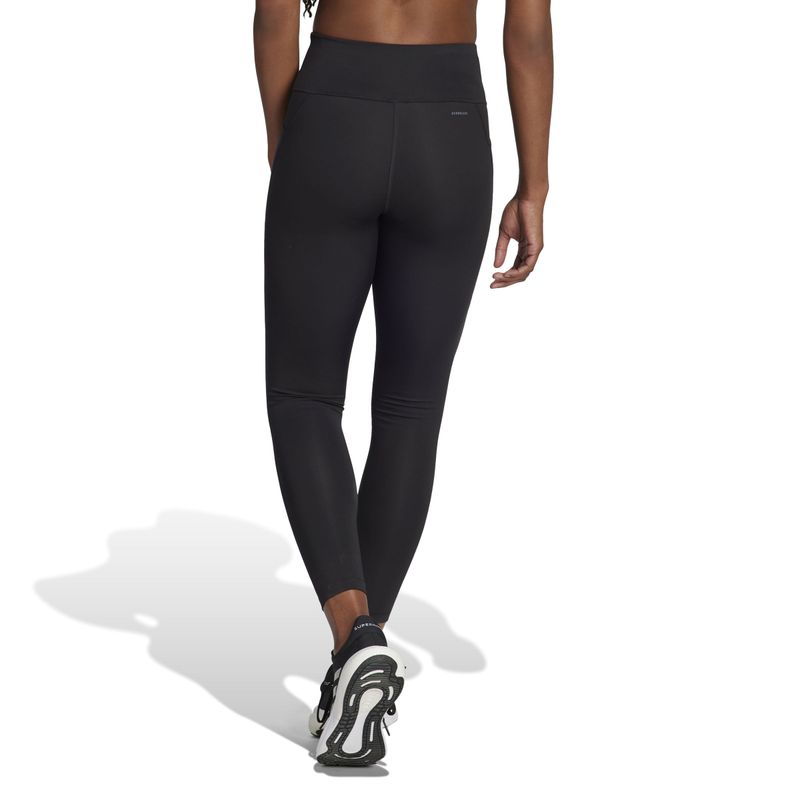 Capri-adidas-para-mujer-Run-Ess-7-8-Pp-para-correr-color-negro.-Reverso-Sobre-Modelo
