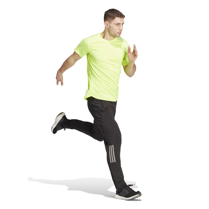 Camiseta-Manga-Corta-adidas-para-hombre-D4R-Tee-Men-para-correr-color-verde.-Modelo-En-Movimiento