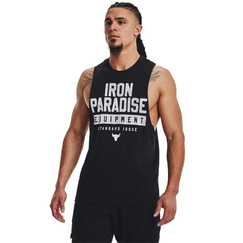 Camiseta-Manga-Sisa-under-armour-para-hombre-Ua-Pjt-Rock-Iron-Muscle-Tank-para-entrenamiento-color-negro.-Frente-Sobre-Modelo