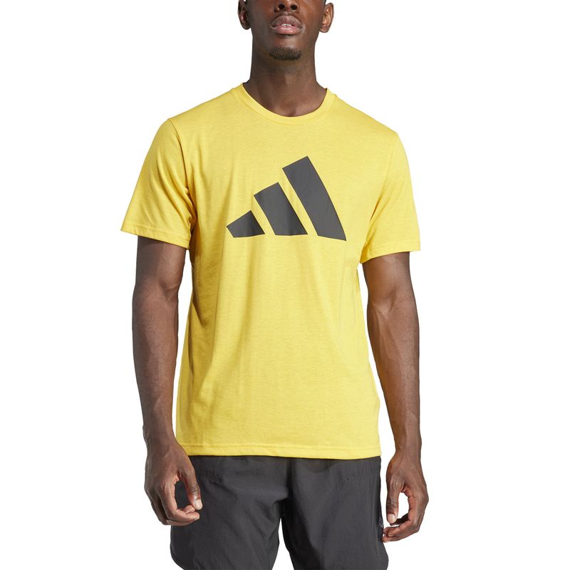 Camiseta-Manga-Corta-adidas-para-hombre-Tr-Es-Fr-Logo-T-para-entrenamiento-color-amarillo.-Frente-Sobre-Modelo