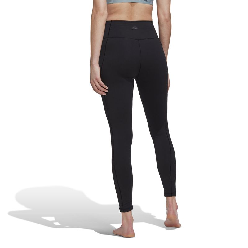 Capri-adidas-para-mujer-Yo-Sto-78-Tig-para-entrenamiento-color-negro.-Reverso-Sobre-Modelo