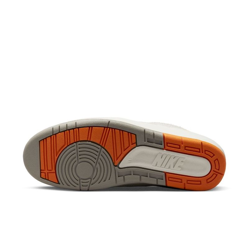 Tenis-nike-para-hombre-Air-Jordan-2-Retro-Low-para-moda-color-beige.-Suela