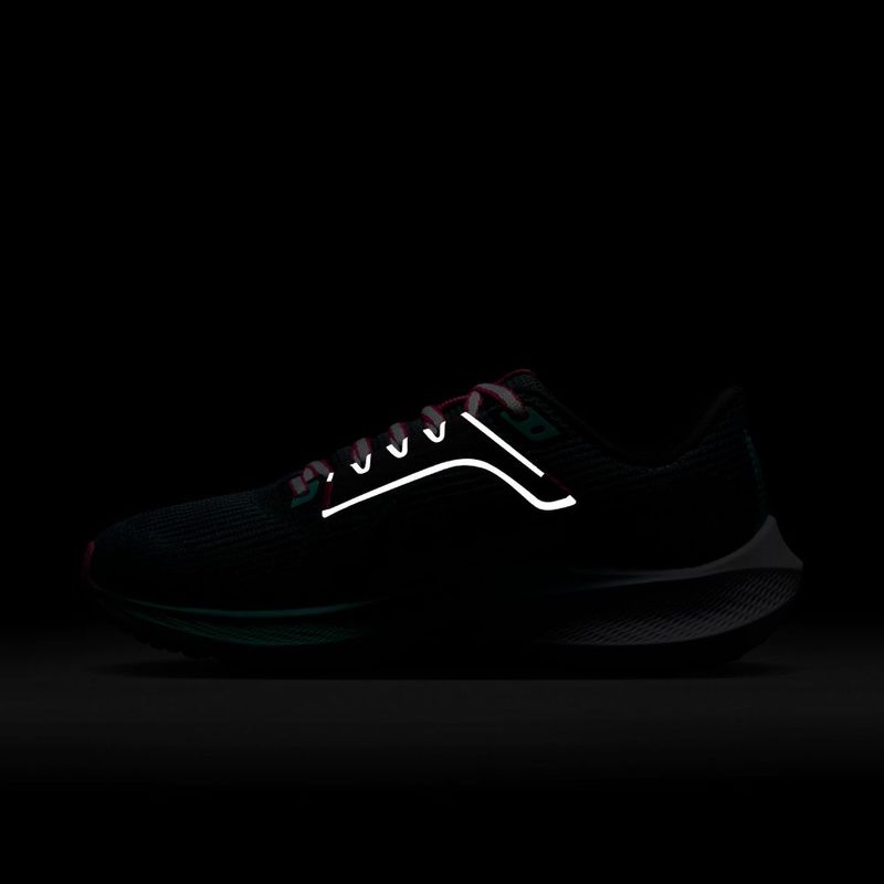 Tenis-nike-para-mujer-W-Nike-Air-Zoom-Pegasus-40-para-correr-color-verde.-Reflectores