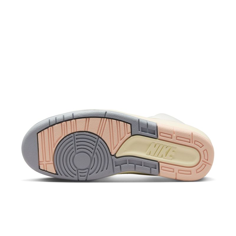 Tenis-nike-para-mujer-Wmns-Air-Jordan-2-Retro-para-moda-color-beige.-Suela