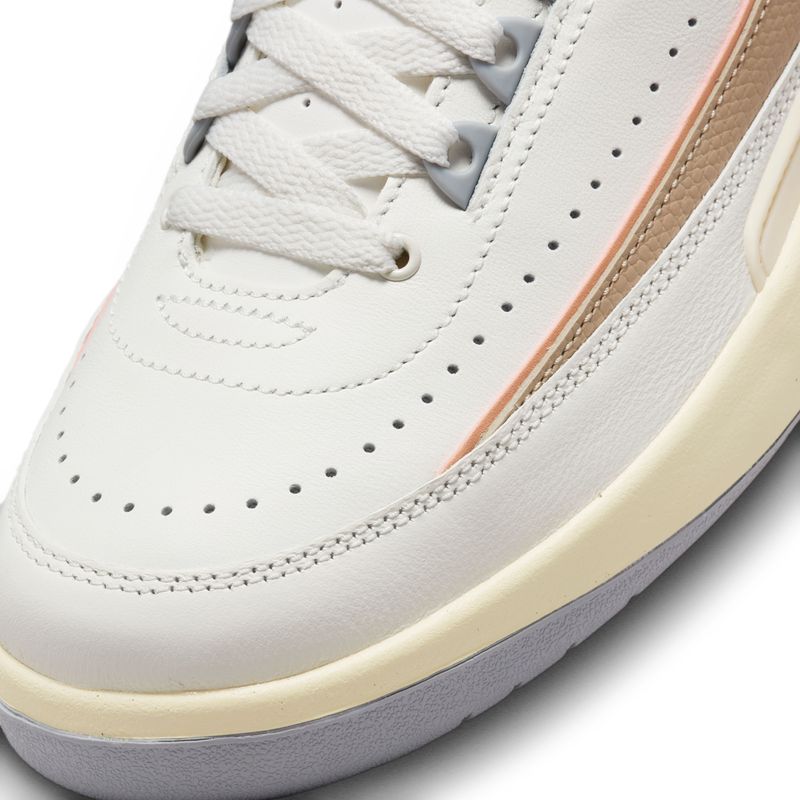 Tenis-nike-para-mujer-Wmns-Air-Jordan-2-Retro-para-moda-color-beige.-Detalle-1