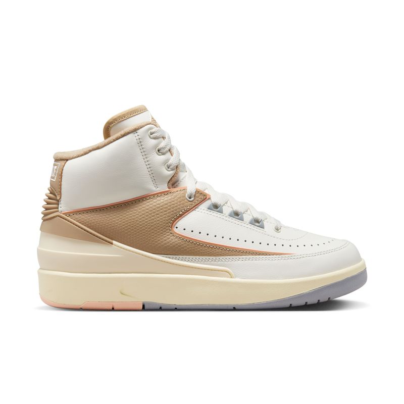 Nike Wmns Air Jordan Retro Tenis beige de mujer lifestyle