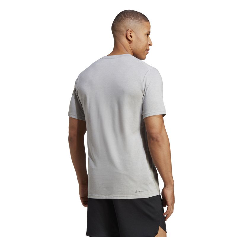 Camiseta-Manga-Corta-adidas-para-hombre-Tr-Es-Fr-Logo-T-para-entrenamiento-color-gris.-Reverso-Sobre-Modelo