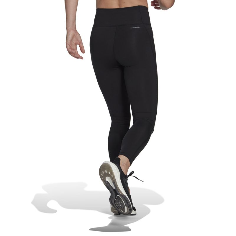 Licra-adidas-para-mujer-Run-Ess-1-1-Tgt-para-correr-color-negro.-Reverso-Sobre-Modelo