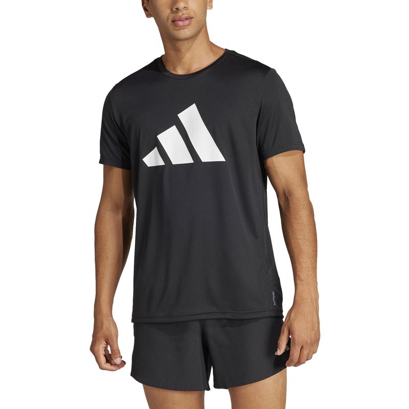 Camiseta-Manga-Corta-adidas-para-hombre-Run-It-Tee-para-correr-color-negro.-Zoom-Frontal-Sobre-Modelo