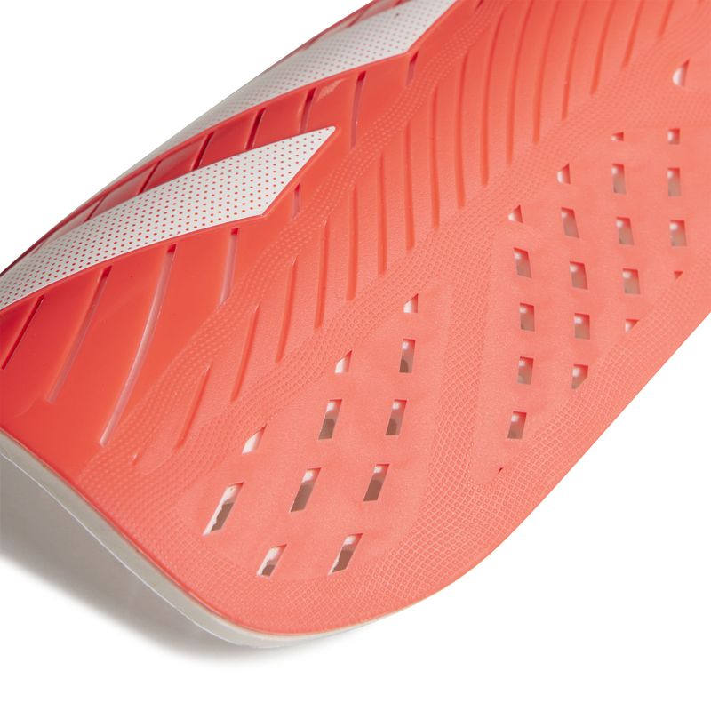 Canilleras-adidas-para-hombre-Tiro-Sg-Clb-para-futbol-color-rojo.-Detalle-2