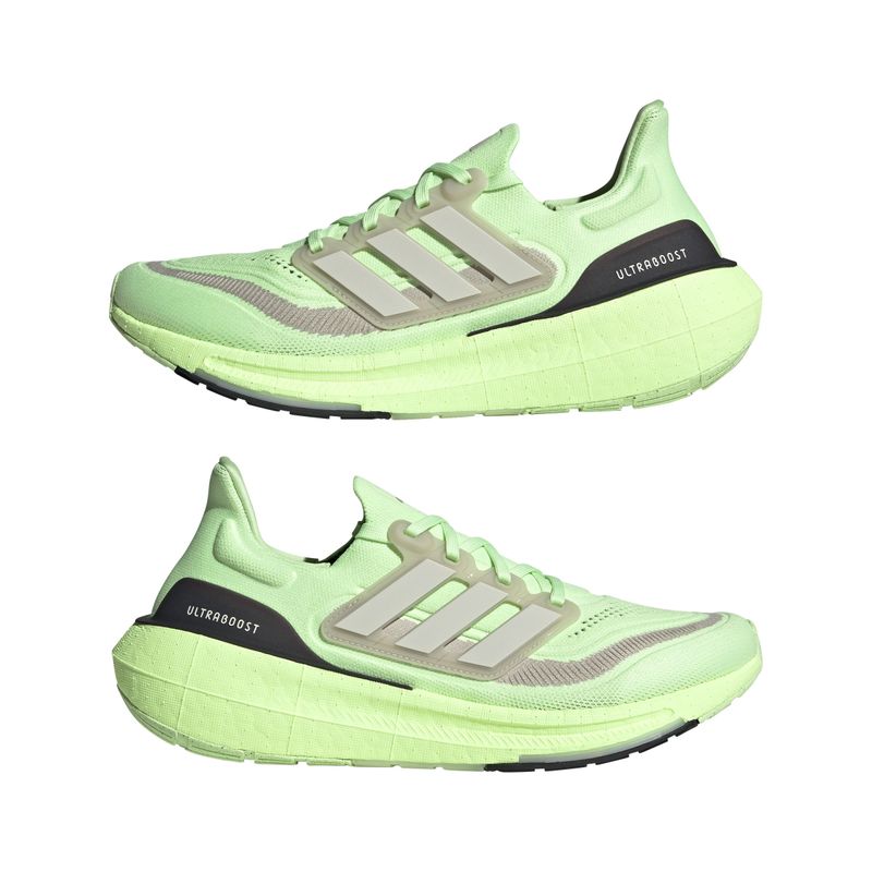 Tenis-adidas-para-hombre-Ultraboost-Light-para-correr-color-verde.-Par-Laterales