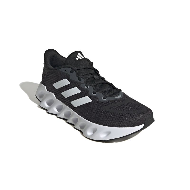 Tenis-adidas-para-hombre-Adidas-Switch-Run-M-para-correr-color-negro.-Par-Alineados