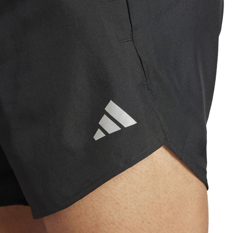 Pantaloneta-adidas-para-hombre-Run-It-Short-para-correr-color-negro.-Detalle-1