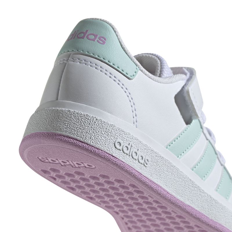 Tenis-adidas-para-niño-Grand-Court-2.0-El-K-para-moda-color-blanco.-Detalle-1