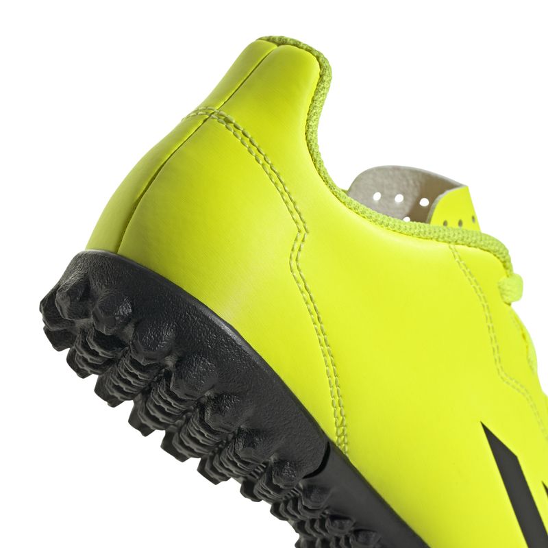 Guayos-adidas-para-niño-X-Crazyfast-Club-Tf-para-futbol-color-amarillo.-Detalle-1