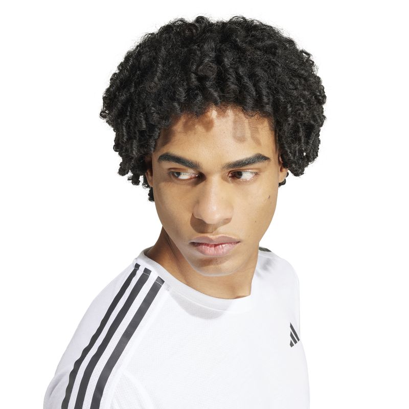 Camiseta-Manga-Corta-adidas-para-hombre-Otr-E-3S-Tee-para-correr-color-blanco.-Detalle-2