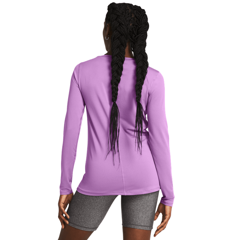 Camiseta-Manga-Larga-under-armour-para-mujer-Ua-Hg-Armour-Long-Sleeve-para-entrenamiento-color-morado.-Reverso-Sobre-Modelo