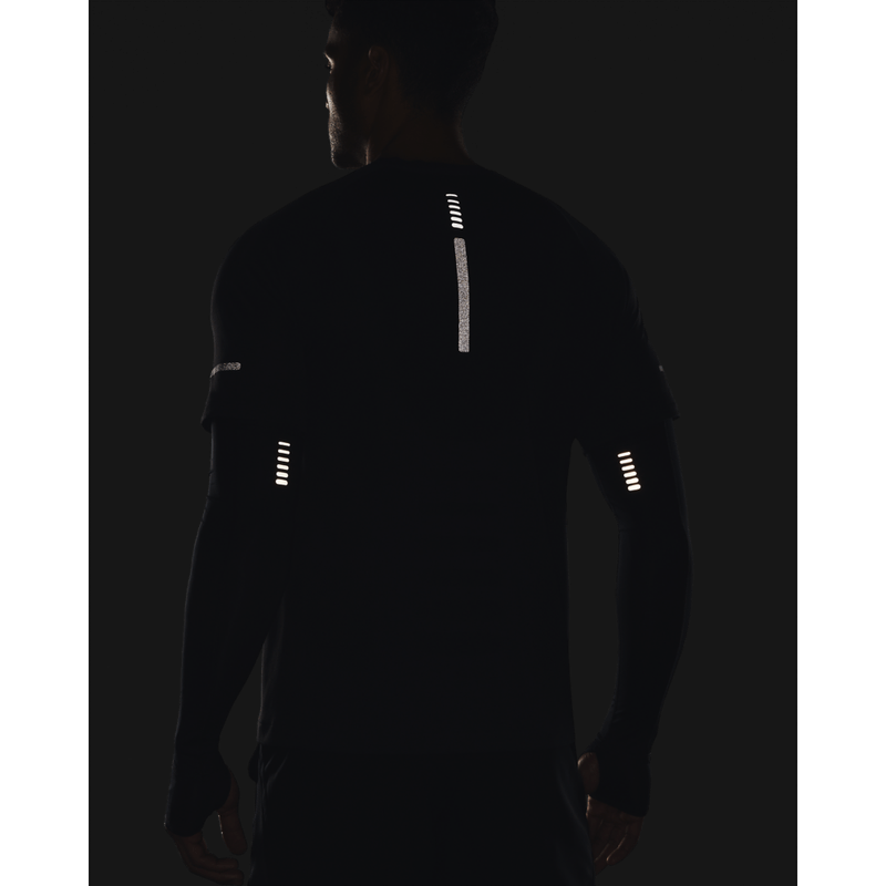 Protector-under-armour-para-hombre-Ua-Sleeves-1Pair-para-correr-color-negro.-Detalle-2-