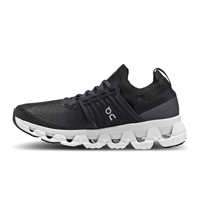 Tenis-on-para-mujer-Cloudswift-3-Ad-para-moda-color-negro.-Lateral-Interna-Izquierda