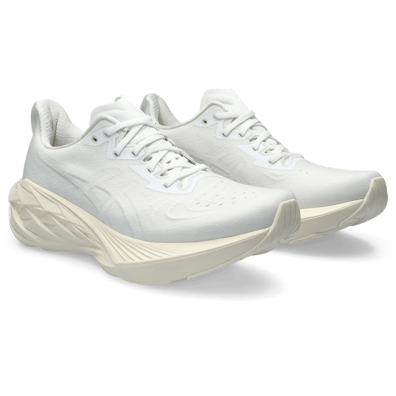 Tenis-asics-para-hombre-Novablast-4-para-correr-color-blanco.-Par-Alineados