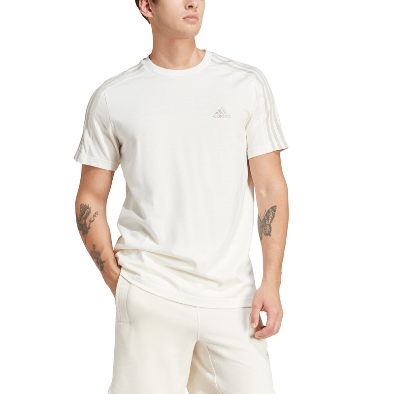 Camiseta-Manga-Corta-adidas-para-hombre-M-3S-Sj-T-para-moda-color-blanco.-Zoom-Frontal-Sobre-Modelo
