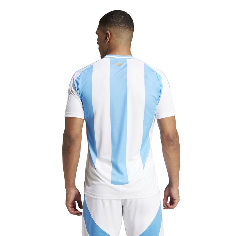 Camiseta-De-Equipo-adidas-para-hombre-Afa-H-Jsy-D-para-futbol-color-blanco.-Reverso-Sobre-Modelo