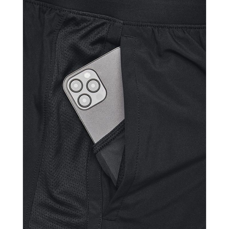 Pantaloneta-under-armour-para-hombre-Ua-Launch-5--2-In-1-Short-para-correr-color-negro.-Material