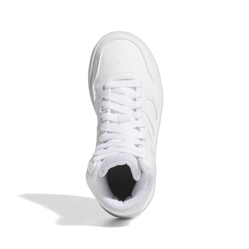 Tenis-adidas-para-niño-Hoops-Mid-3.0-K-para-moda-color-blanco.-Capellada