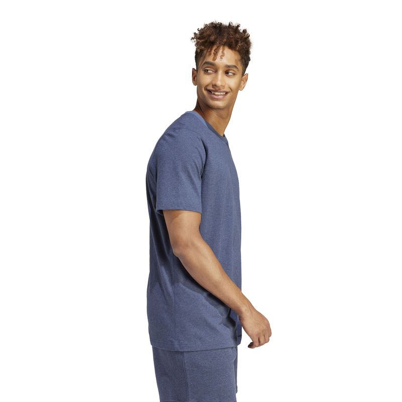 Camiseta-Manga-Corta-adidas-para-hombre-M-Mel-T-para-moda-color-azul.-Modelo-En-Movimiento