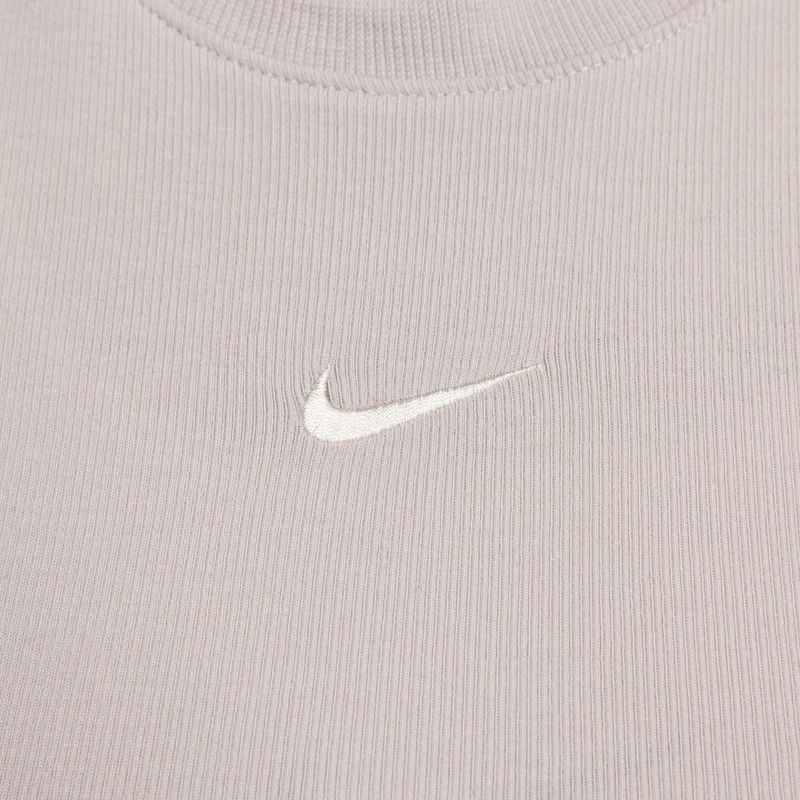 Camiseta-Manga-Sisa-nike-para-mujer-W-Nsw-Essntl-Rib-Crp-Tank-para-moda-color-morado.-Detalle-1