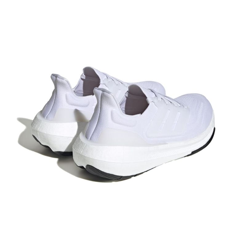 Tenis-adidas-unisex-Ultraboost-Light-para-correr-color-blanco.-Par-Alineados
