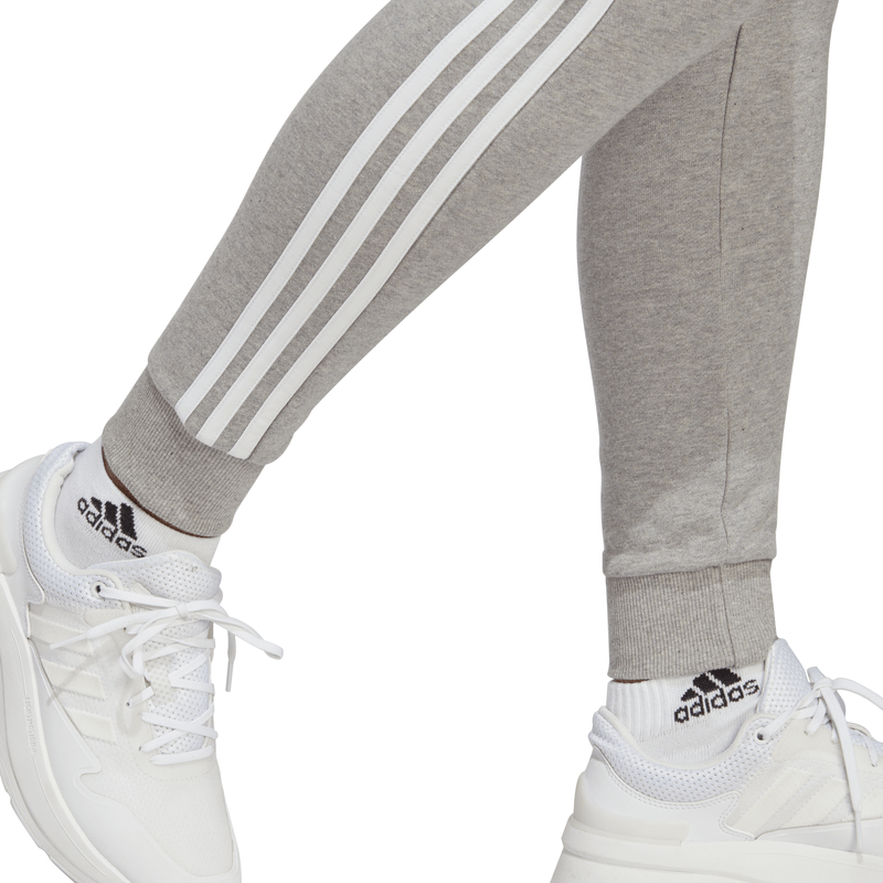 Pantalon-adidas-para-mujer-W-3S-Ft-Cf-Pt-para-moda-color-gris.-Detalle-3