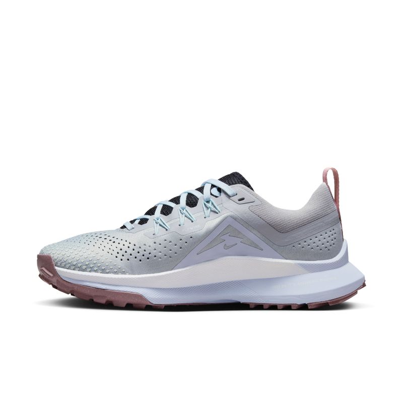 Tenis-nike-para-mujer-W-Nike-React-Pegasus-Trail-4-para-correr-color-gris.-Lateral-Interna-Derecha