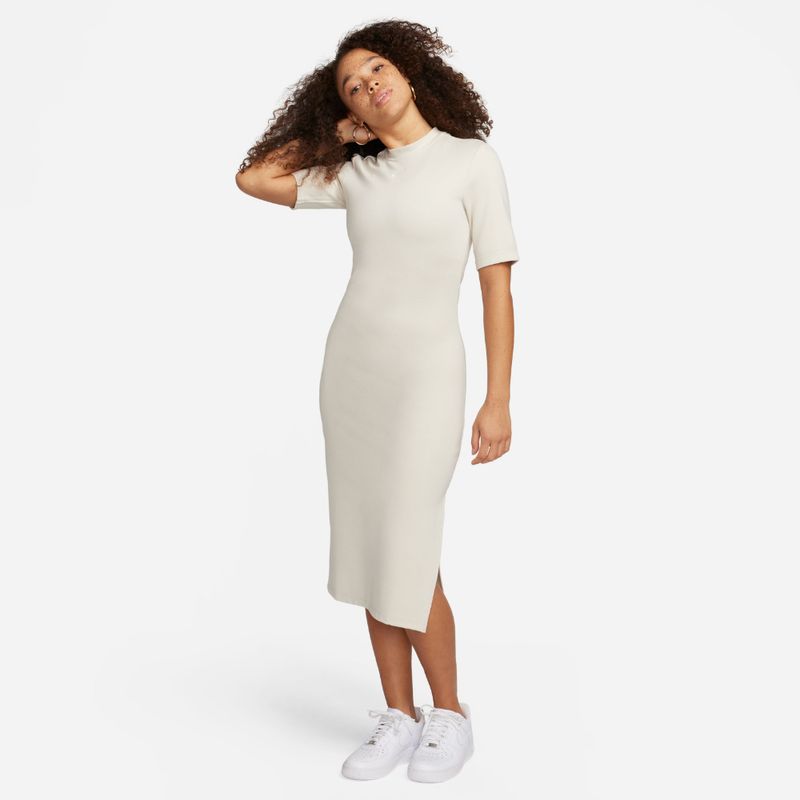 Vestido-nike-para-mujer-W-Nsw-Essntl-Midi-Dress-para-moda-color-blanco.-Frente-Sobre-Modelo
