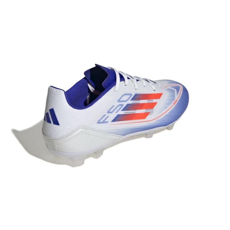 Guayos-adidas-para-hombre-F50-League-Fg-Mg-para-futbol-color-blanco.-Talon
