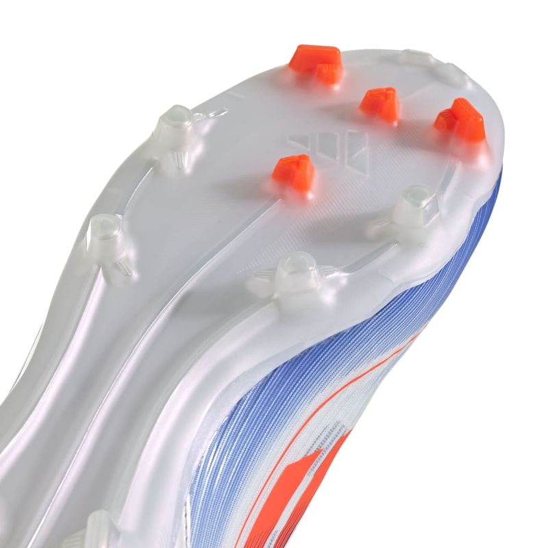 Guayos-adidas-para-hombre-F50-League-Fg-Mg-para-futbol-color-blanco.-Detalle-1
