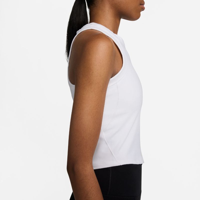 Camiseta-Manga-Sisa-nike-para-mujer-W-Nk-One-Fitted-Df-Crop-Tank-para-entrenamiento-color-blanco.-Detalle-2