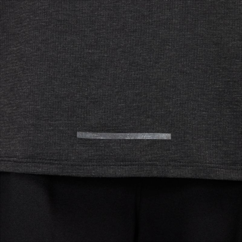 Camiseta-Manga-Corta-nike-para-hombre-M-Nk-Df-Rise-365-Run-Div-Top-para-correr-color-negro.-Detalle-8