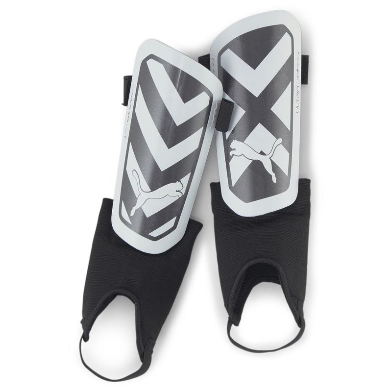 Canilleras-puma-para-hombre-Ultra-Light-Ankle-para-futbol-color-negro.-Frente-Sin-Modelo